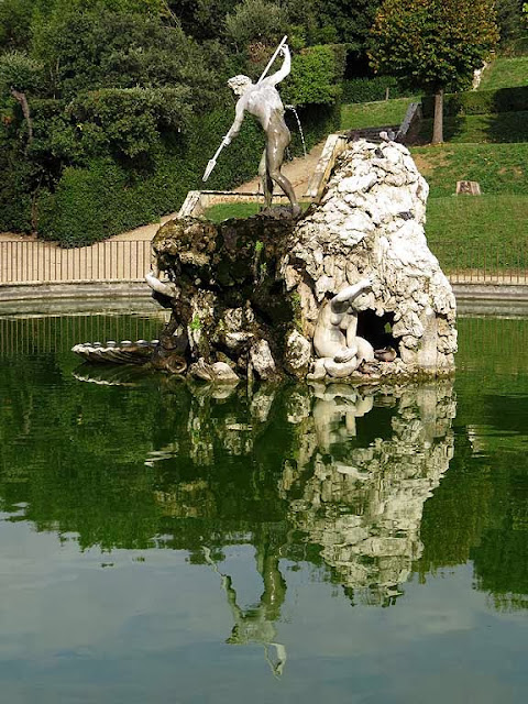 Fontana del Nettuno (Neptune's fountain) by Stoldo Lorenzi, Giardino di Boboli (Boboli Gardens), Florence