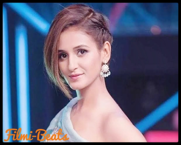 Shakti Mohan wallpapers pictures