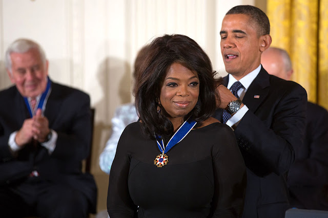 Oprah Winfrey awarded by Barack Obama