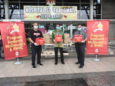 McDonald's Malaysia Taja Makanan Frontliners Perubatan