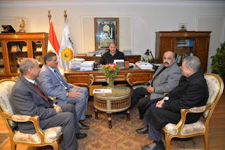 محافظ أسيوط يلتقى السكرتير العام الجديد وبعض القيادات