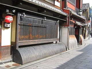 京都 奈良通 用中文来介绍京都传统的民间房屋特征