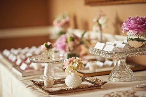  ideas on how to incorporate a vintage theme in an Asian wedding