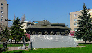Павлоград. Пам'ятник Ж. Я. Котіну, одному з творців важких танків серії ІС.