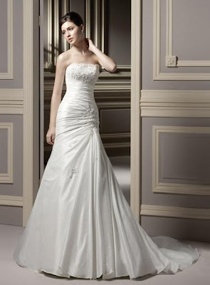 Simple Strapless Wedding Dress