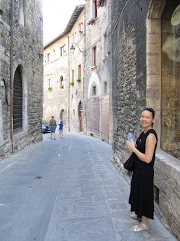 Michelle in the streets of Gubbio