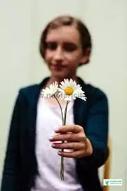 Pics of flowers in girls hands - Pics with flowers in girls hands - Rose flowers in girls hands - rose flower - NeotericIT.com - Image no 17