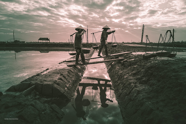 Salt carrying in Vietnam