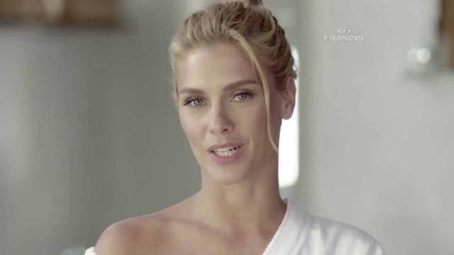 Gallery Foto, Biodata Singkat Carolina Dieckmann, Artis Brazil Cantik Seksi