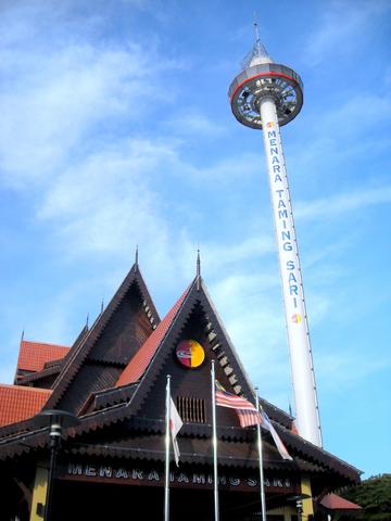 Tempat Menarik Di Melaka  Backpacker - MAWAR ASSUFI 