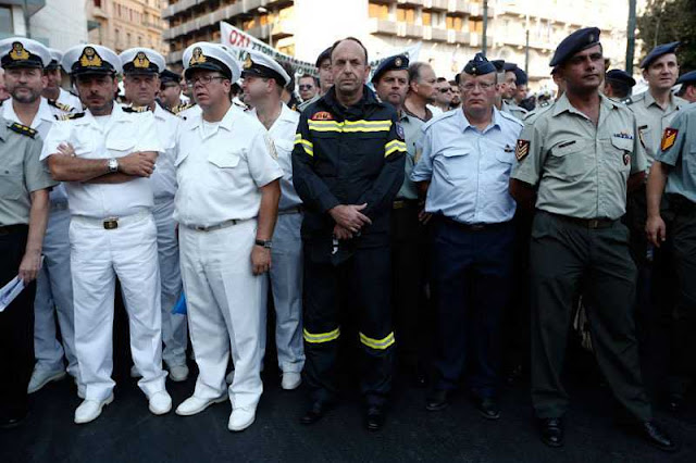 Ένστολοι: Έχει ξεχειλίσει το ποτήρι της οργής