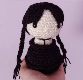 PATRON GRATIS MIERCOLES | LA FAMILIA ADAMS AMIGURUMI 57555