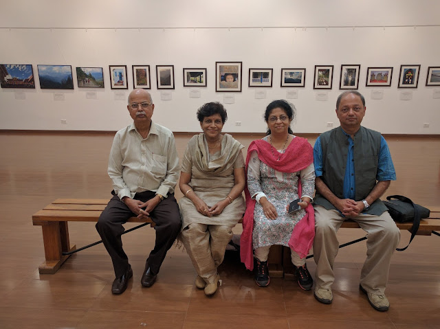 (L to R) Mr. Yashwant Shirwadkar, Mrs. Yamini Shirwadkar, Dr. Prachee Sathe, Milind Sathe at Milind Sathe's solo photography show