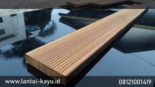 Decking Kayu Ulin sebagai lantai outdoor terbaik