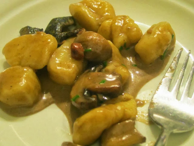 Gnocchi de papa con crema de hongos