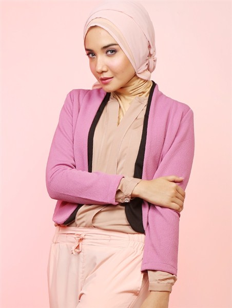 Trend busana muslimah atasan blazer desain modern dan elegan terbaru 21 Model Blazer Wanita Muslimah Modern Terbaru 2017/2018