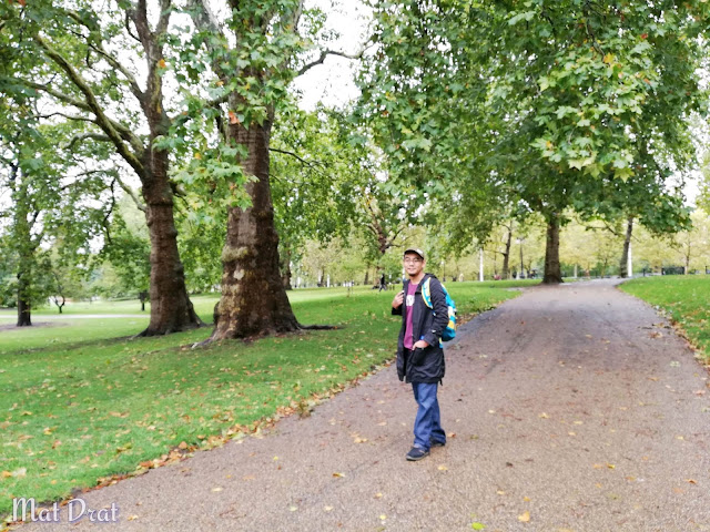 The Mall Buckingham Palace St James Park