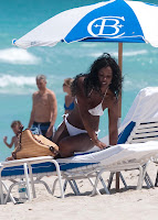 Kelly Rowland Bikini Pictures