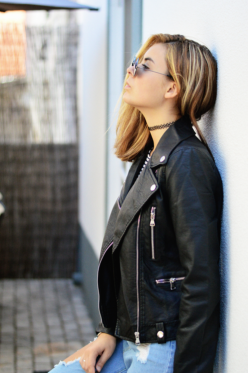 http://inthemoonlightshadow.blogspot.pt/2014/08/leather-jacket-collar-popped-like.html