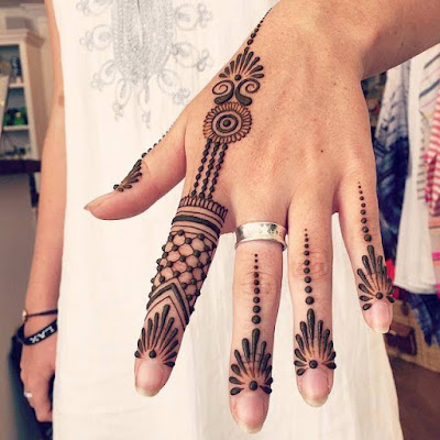 Love Henna, Simple And Stylish Mehndi Designs.