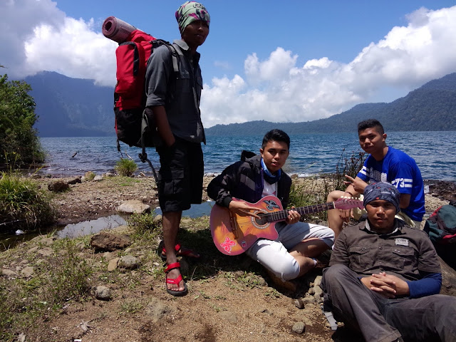 Team Adventure Gunung Tujuh Lake Back to Home