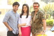 Garam Movie cast photos on the sets-thumbnail-25