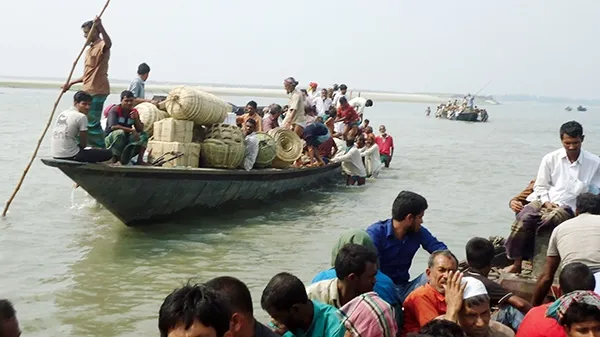 নাব্যতাহীন যমুনায় অসংখ্য চর  নৌ চলাচলে ভোগান্তি