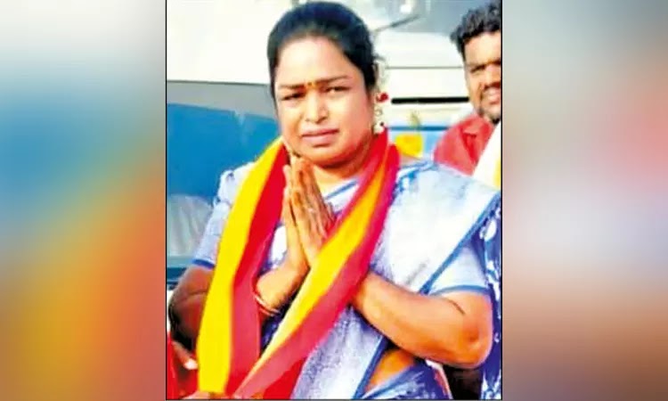 அரசு அதிகாரிக்கு கொலை மிரட்டல்..... விஜய் கட்சி பெண் நிர்வாகி கைது