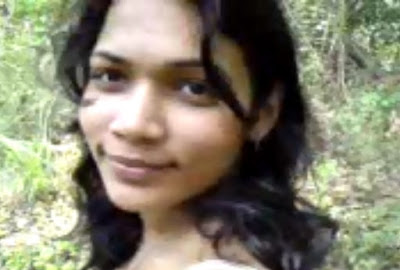 Srilankan Awanthi Undressing Forest