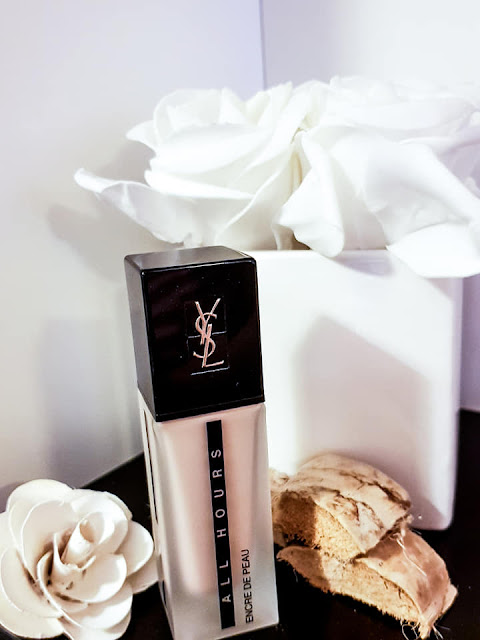 Yves Saint Laurent Encre de Peau All Hours Foundation base com spf20 review