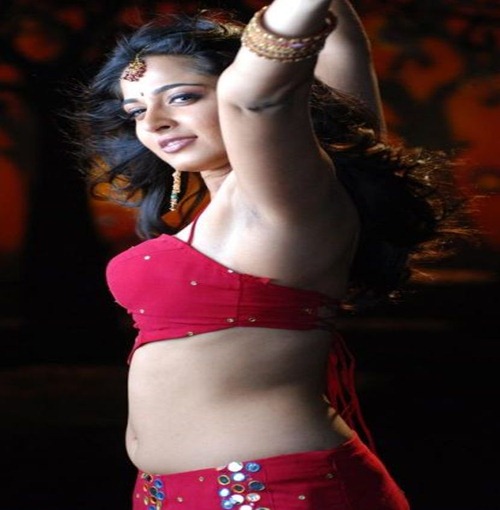 Anushka Red Blouse Looking Model Pics