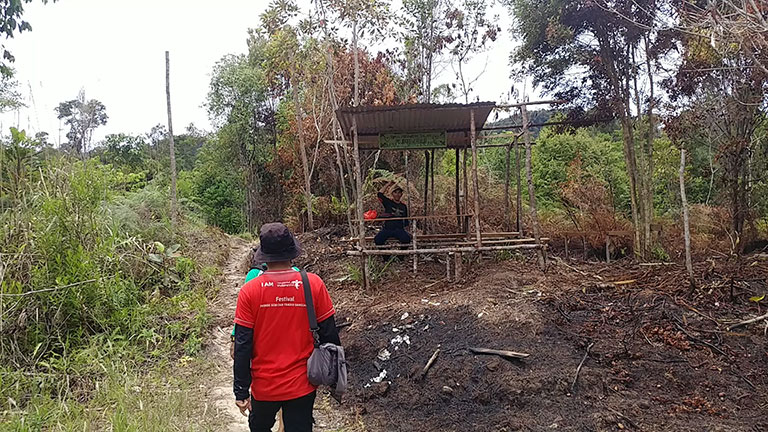 Pondok  Titik Pemberhentian Pejalan Kaki Trak Saka Dua