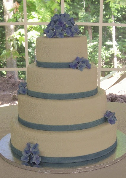 Four tier round wedding cake