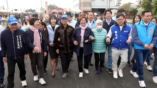 ▲東彰道路北段於今日下午4點正式通車。（記者林明佑攝）
