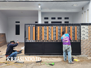 Pintu Pagar Besi Kombinasi GRC terpasang di Srenseng Sawah Jagakarsa Jakarta