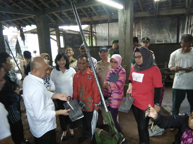 Danramil Jatinom Dampingi Kunjungan Kerja Menteri Koprasi Dan UKM Ke Wilayah Jatinom