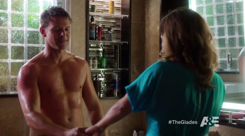 Matt Passmore Shirtless in the Glades s3e02