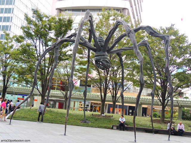 Maman de Louise Bourgeois en Roppongi Hill, Tokio