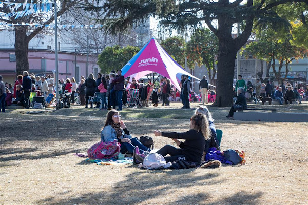 Feria Americana en Junín • Diario Democracia