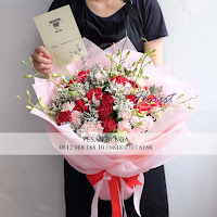 bunga valentine, buket bunga dan cokelat, buket bunga ferrero rocher, buket bunga mawar, bunga mawar valentine, handbouquet mawar, bunga buket valentine, bunga carnations, buket rose, toko bunga, florist jakarta, toko bunga jakarta barat