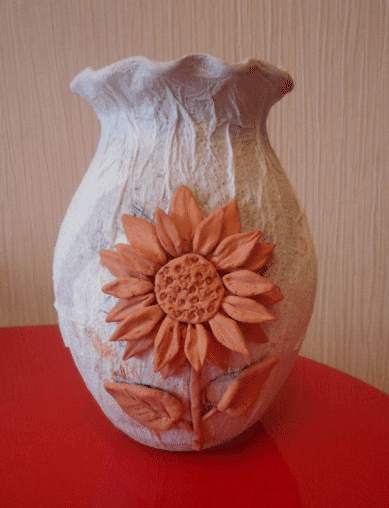 Decorating vases
