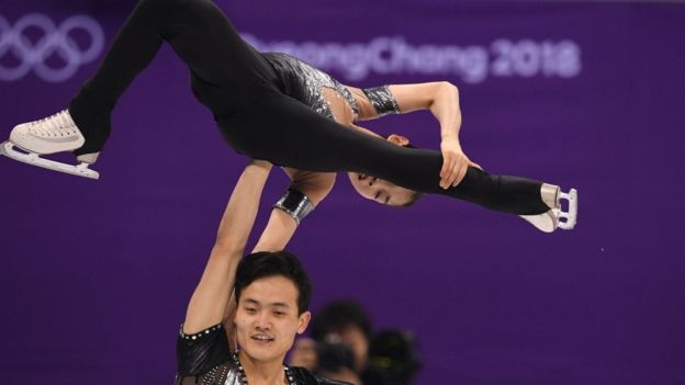 Figure Skater Menyenangkan Penonton Dalam Debut Olimpiade