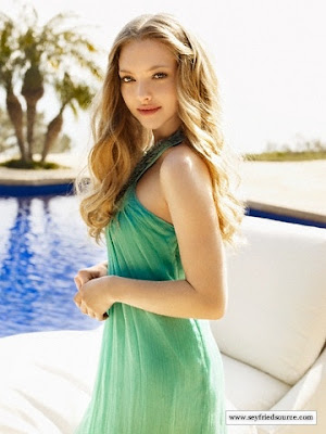 Amanda Seyfried in Publicity Photoshoot 2009