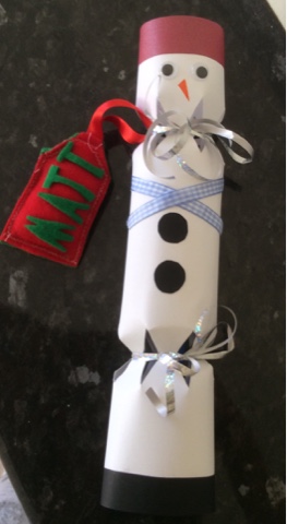 DIY make your own Christmas crackers tutorial from dovecottageblog.com