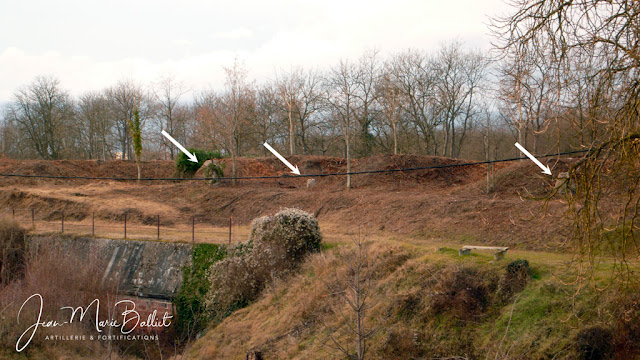 Maschinengewehr zur Flugabwehr auf Betonlaffette - Neuf-Brisach, front 4-5