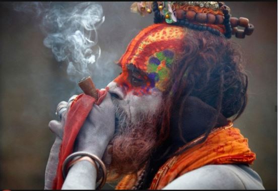 sadhu smoking