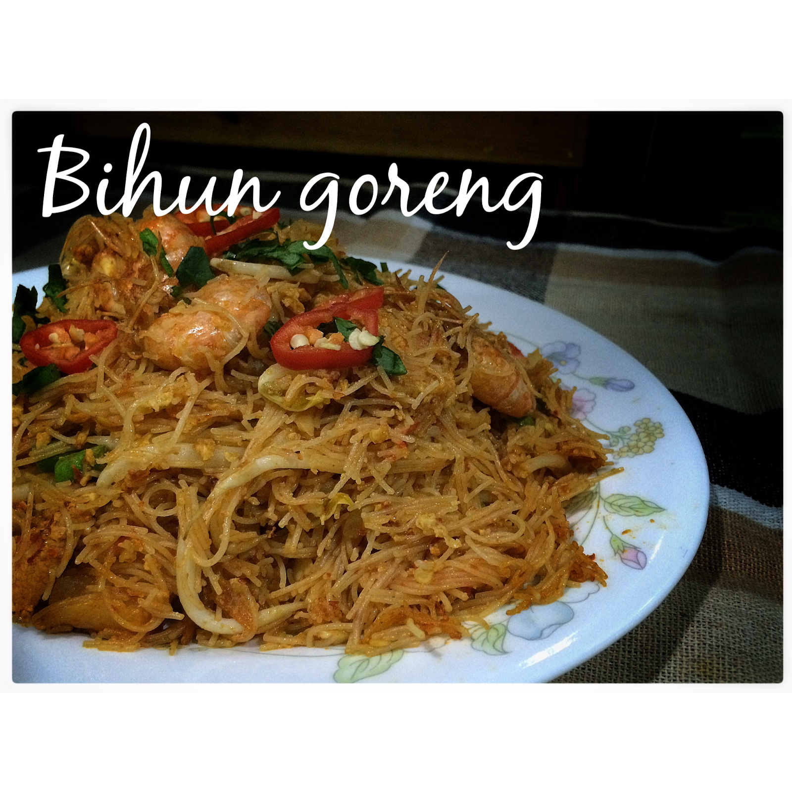 ME, MYSELF AND I: Ramadhan 8: Bihun Goreng Sempoi