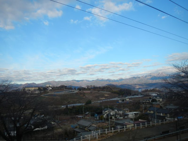 勝沼ぶどう郷駅からの南アルプス