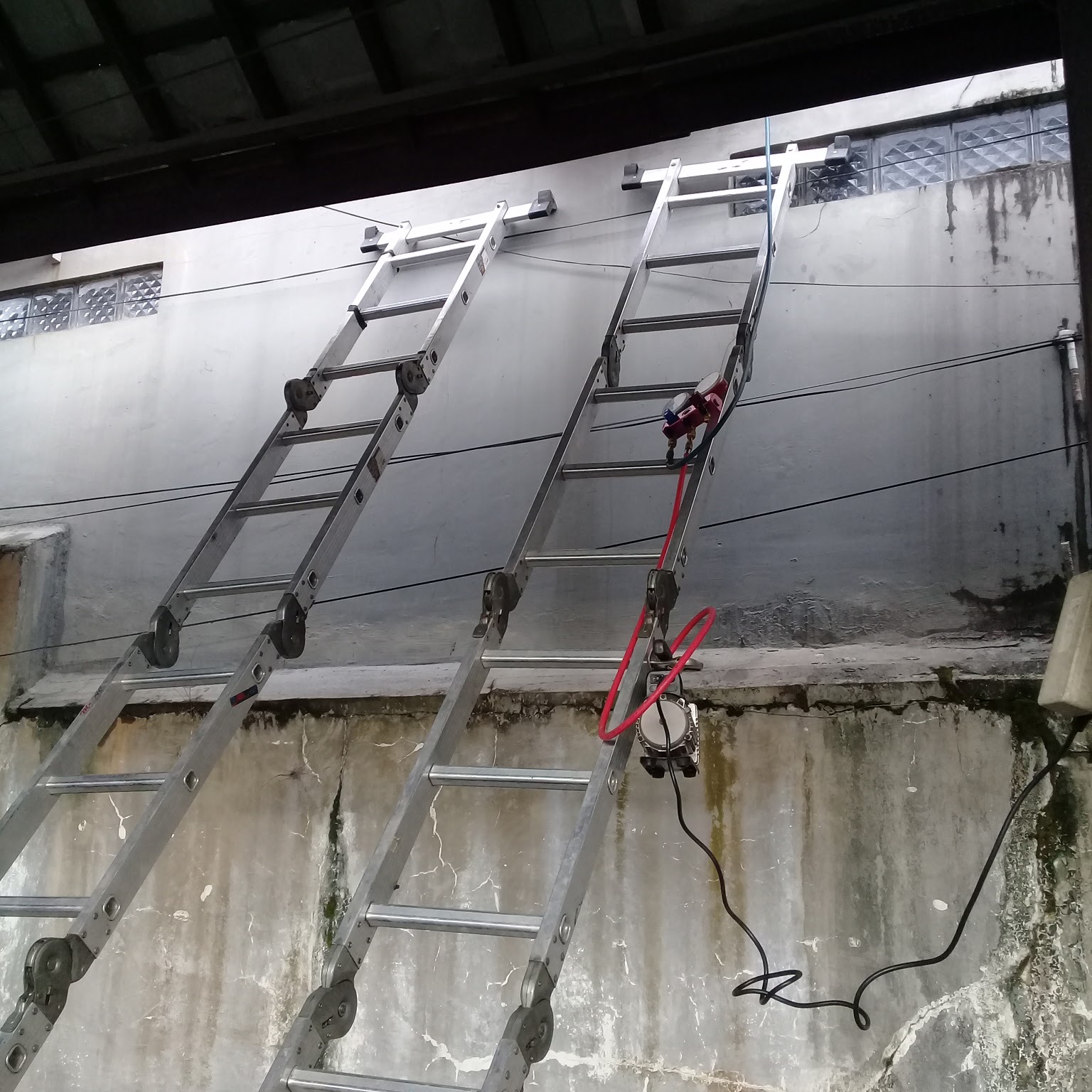  Perbaikan AC  di kantor Pelayaran Pt Tirta Sarana Borneo