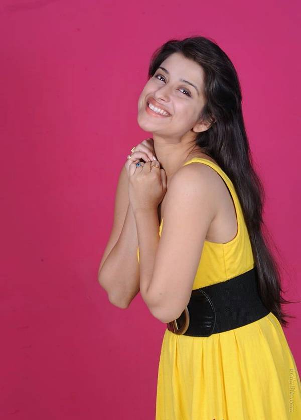 Madhurima Hot Photoshoot Pics in Yellow Dress